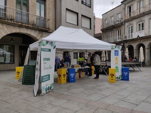 En el Da Mundial da Reciclaxe Servicios dos Concellos Galegos realizou en Porrio unha actividade de informacin a cidadana.